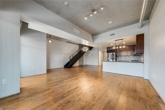 Building Photo - 353 E Bonneville Ave