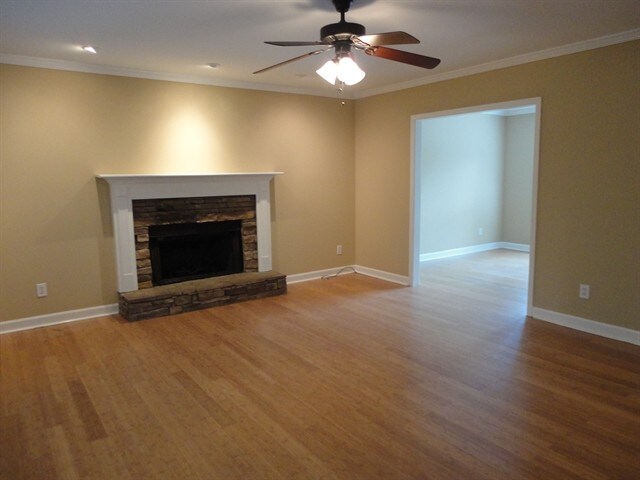 Building Photo - 216 Beaver Creek Lane