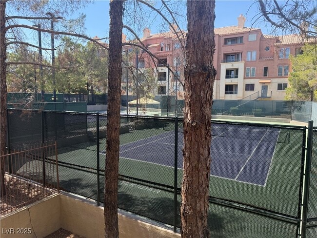 Foto del edificio - 220 E Flamingo Rd