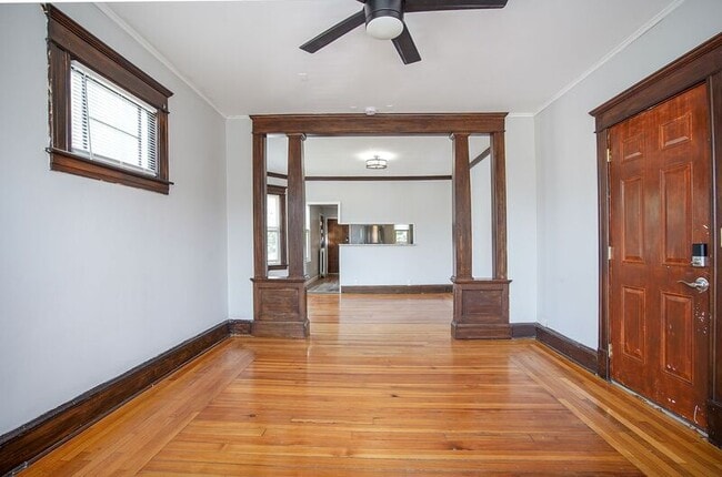 Building Photo - 104-106 Madison St