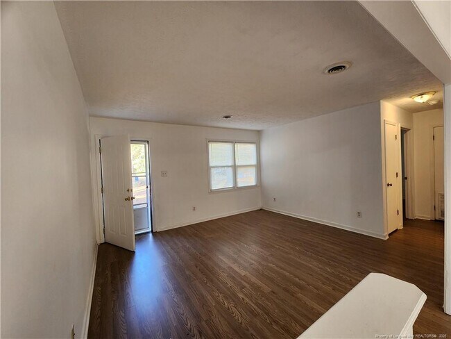 Foto del edificio - 1433 Artesian Ct