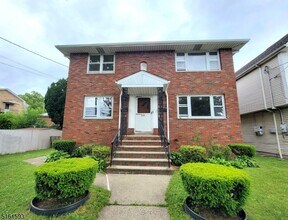 Building Photo - 111 Marconi St