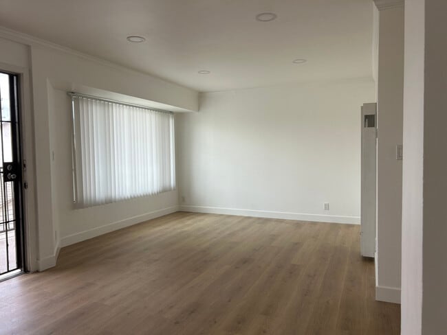 Foto del edificio - 924 Gaviota Ave