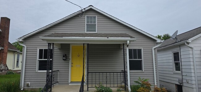 Building Photo - 416 Pleasant St
