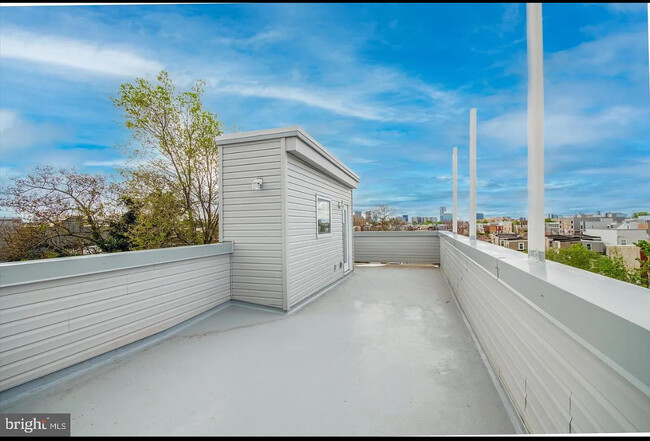 Foto del edificio - 2424 Nicholas St