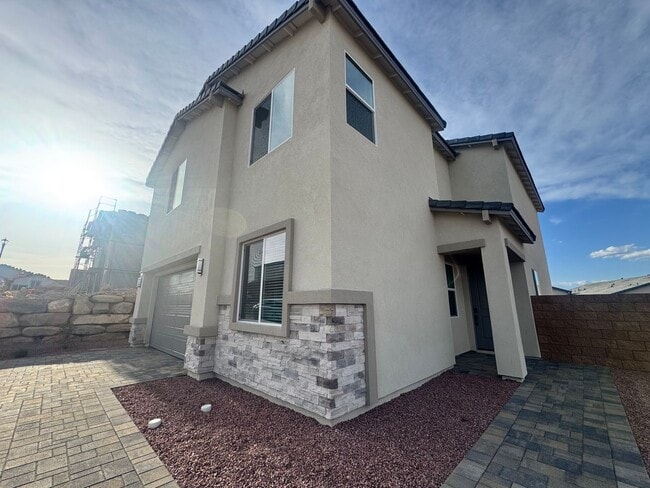 Building Photo - Beautiful 4 Bedroom Divario Home! VIEWS VIEWS VIEWS!!!