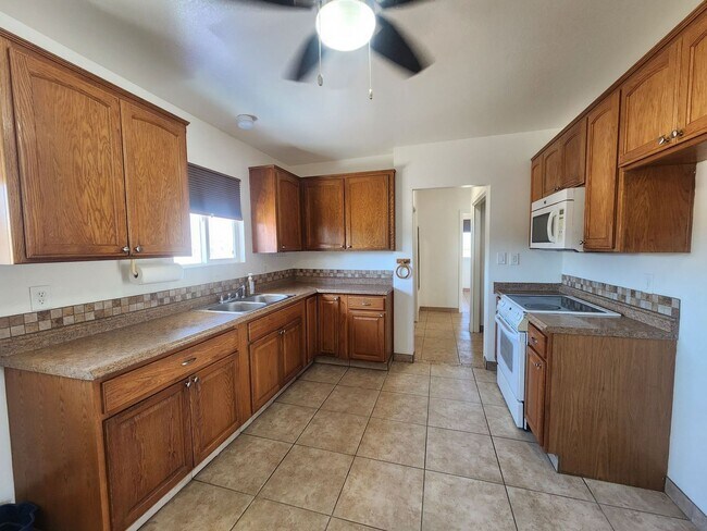 Foto del edificio - Beautiful 2 Bedroom on 2 1/2 Acres