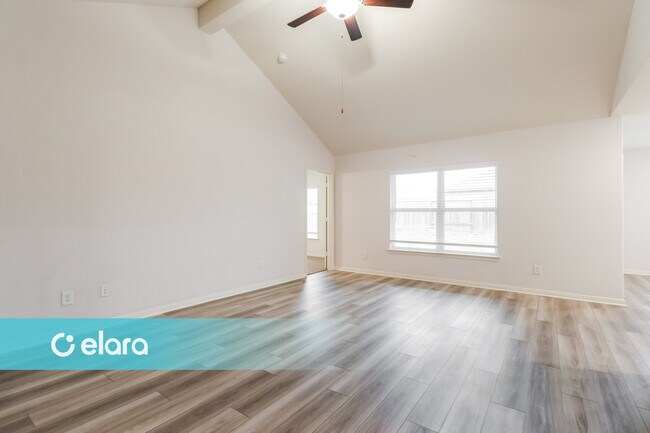 Building Photo - 10441 SWEETWATER CREEK DR