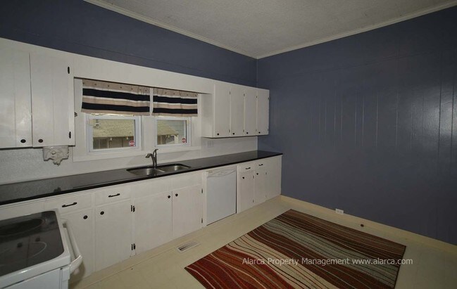 Building Photo - 2 Bedroom Home in Downtown Mooresville