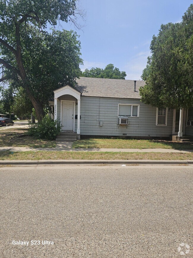 Building Photo - 2202 18th St