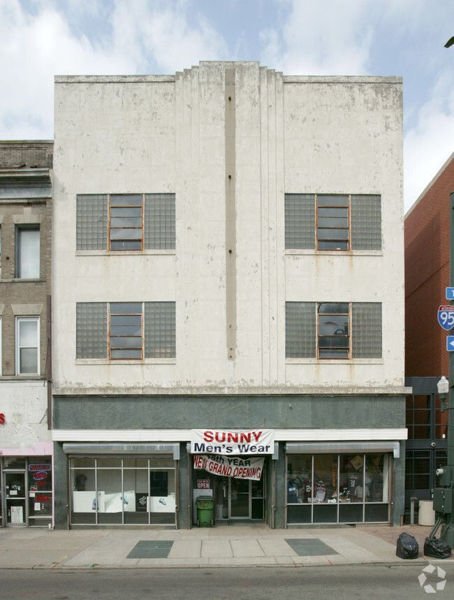 Building Photo - 326 EAST