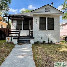 Building Photo - 103 W 51st St