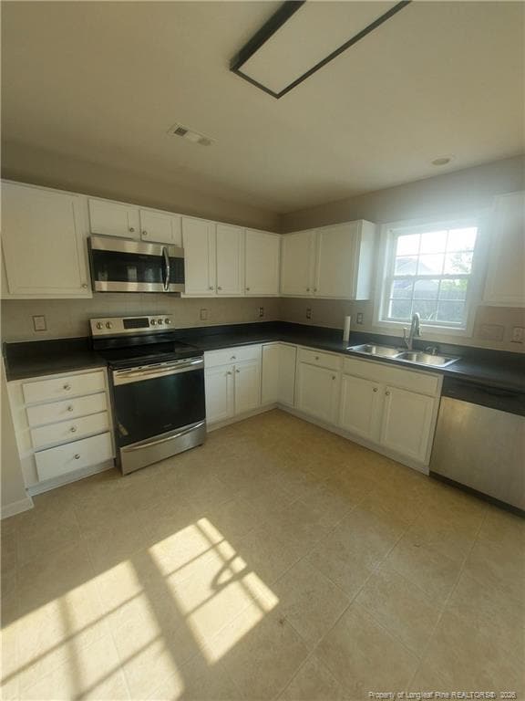 Building Photo - 273 St George Dr