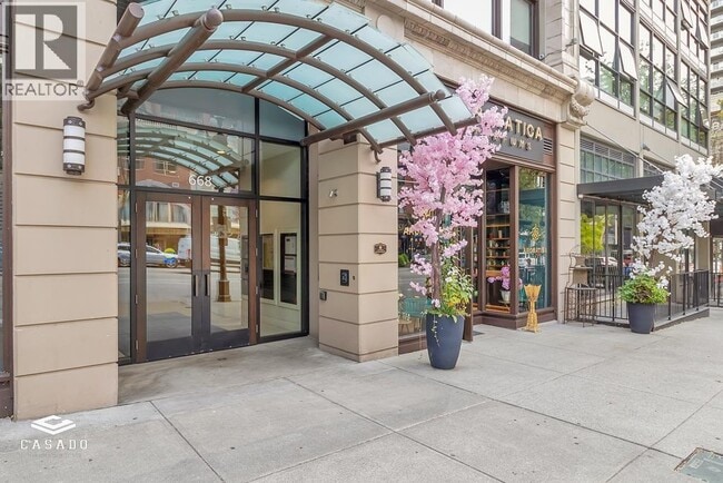 Building Photo - 668-668 Columbia St