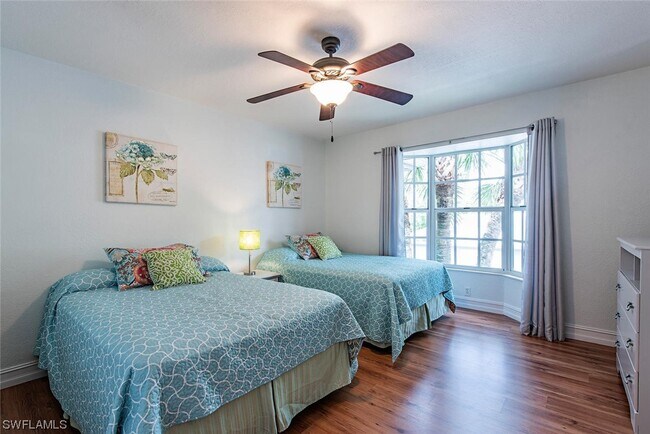 Foto del edificio - 1300 Misty Pines Cir