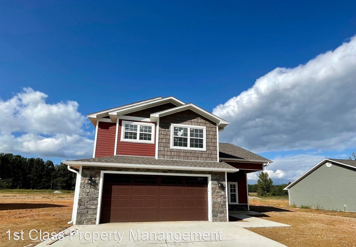 Primary Photo - 3 br, 2.5 bath House - 209 Macintosh