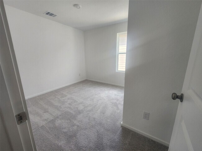 Foto del edificio - 906 Pertuso Ln