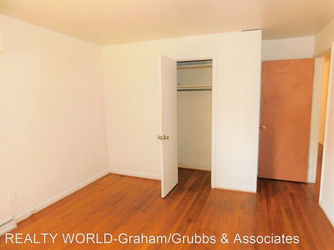 Building Photo - 3 br, 1 bath House - 13141 Church Street