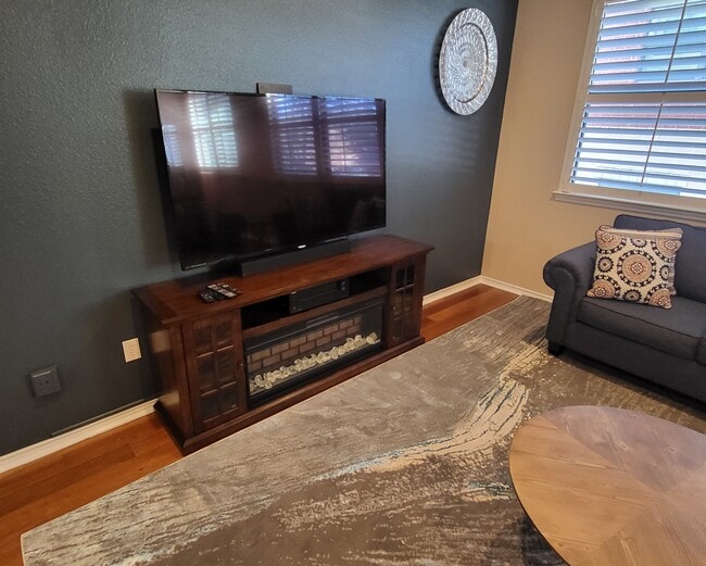 Photo - 1205 Beaconsfield Ln (Arlington, TX) Townhome