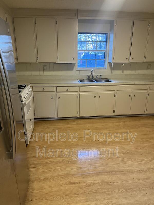Foto del edificio - 2818 Dowell Ave SW