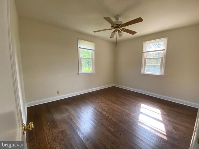 Foto del edificio - 3094 N Charlotte St