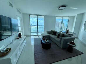 Building Photo - 300 S Biscayne Blvd