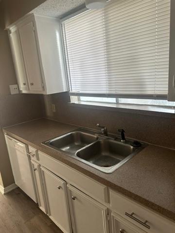 Building Photo - 2700 Parkchester Dr