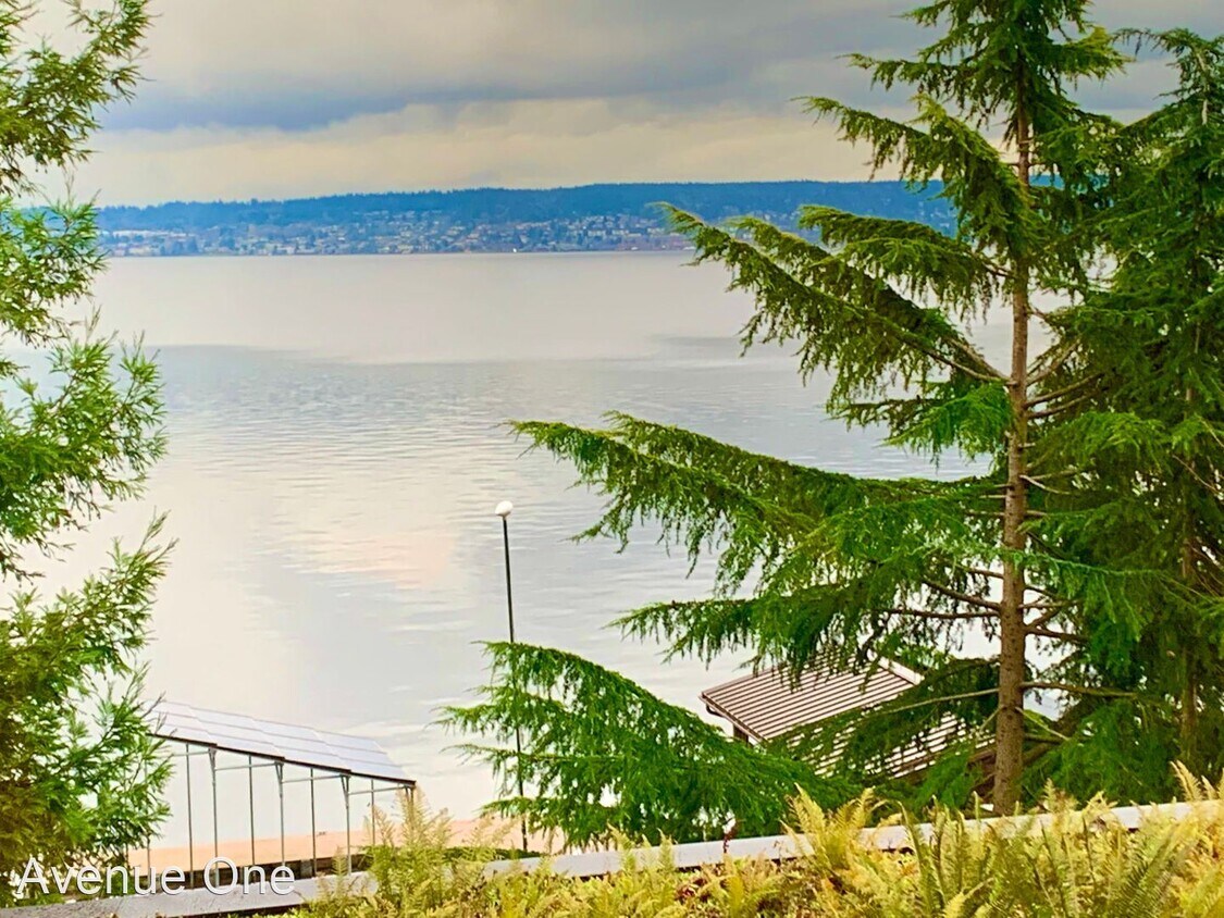 Foto principal - 1 br, 1 bath House - 3134 E Laurelhurst Dr...