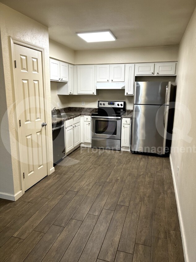 Foto principal - 2719 E Tierra Buena Ln