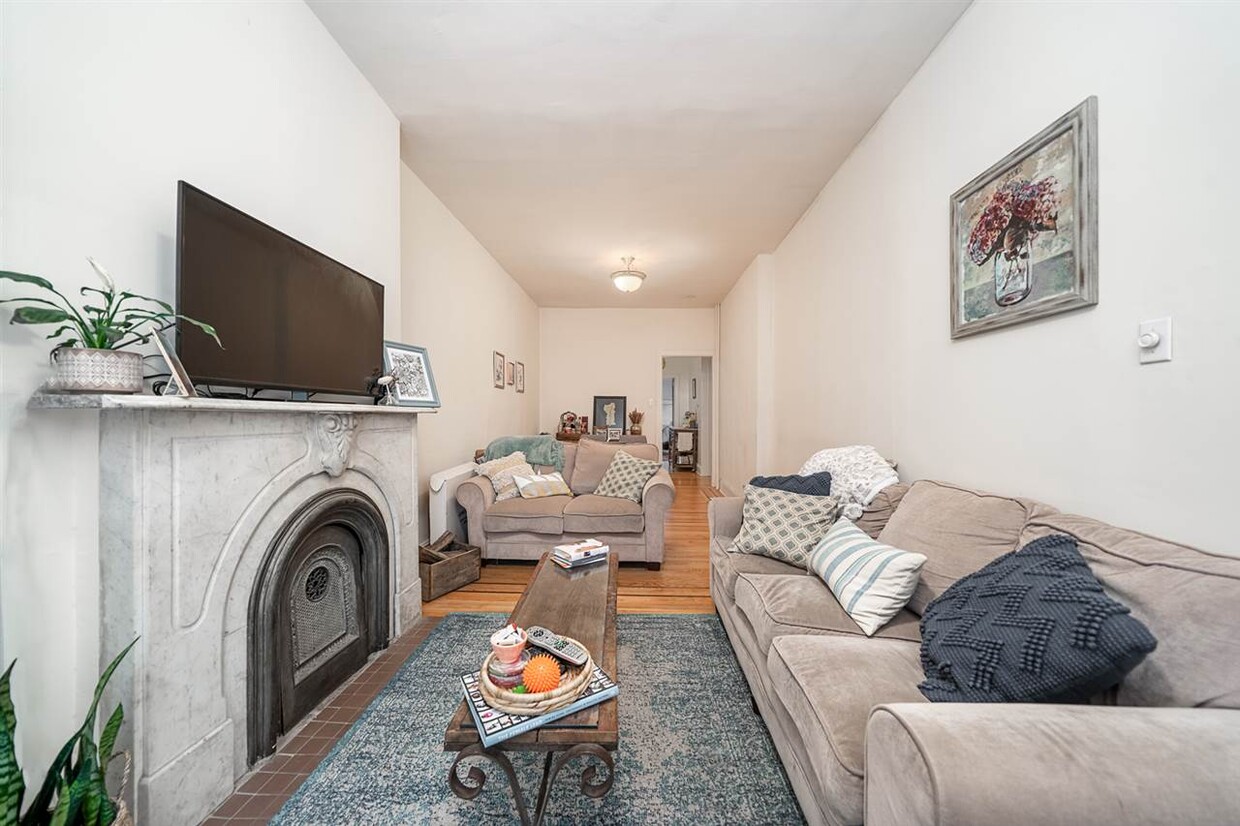 Primary Photo - 841 Bloomfield St
