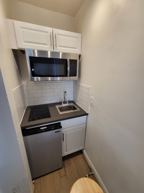 Building Photo - 2613 S Sepulveda Blvd