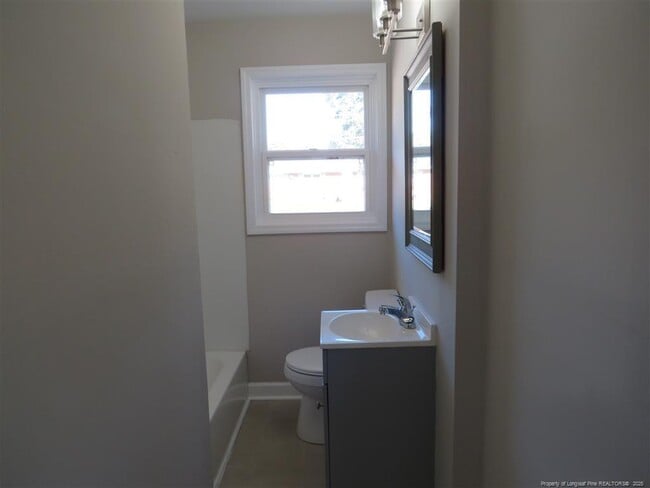 Foto del edificio - 4943 Fieldcrest Dr