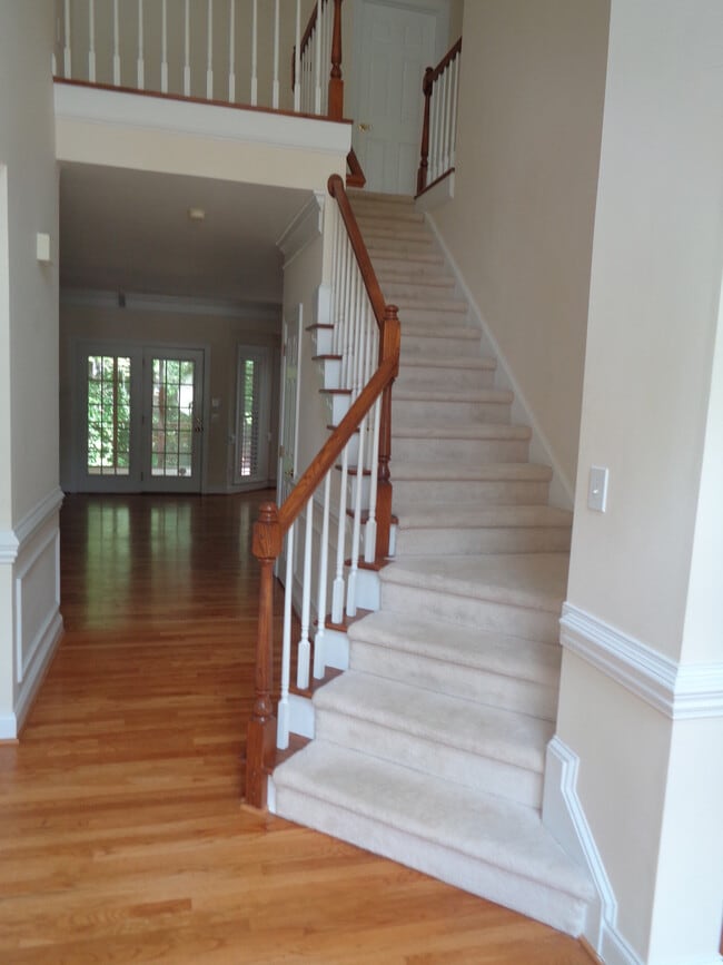 Foto del edificio - 7127 Weddington Brook Dr