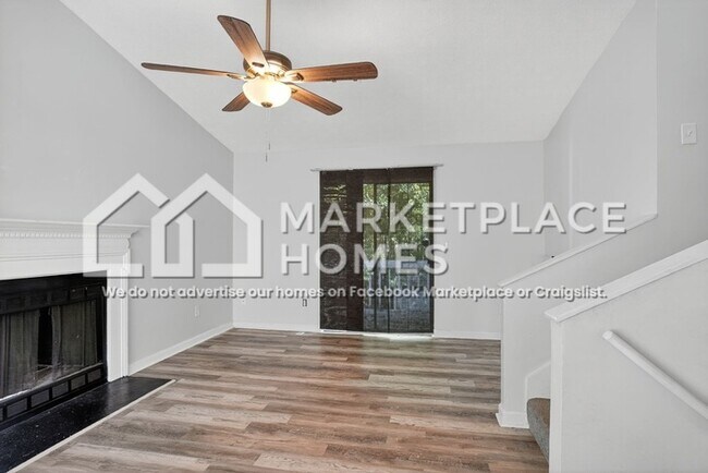 Foto del edificio - 5858 Rock Rd