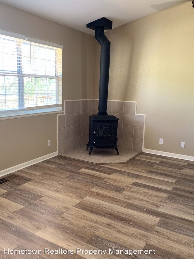 Building Photo - 1 br, 1 bath House - 14625 McElroy -A