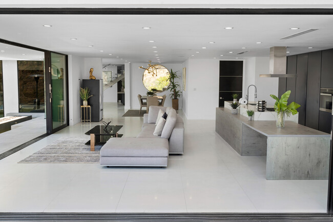 Building Photo - 2110 Hercules Dr