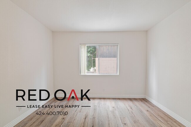 Foto del edificio - 15005 Sherman Way