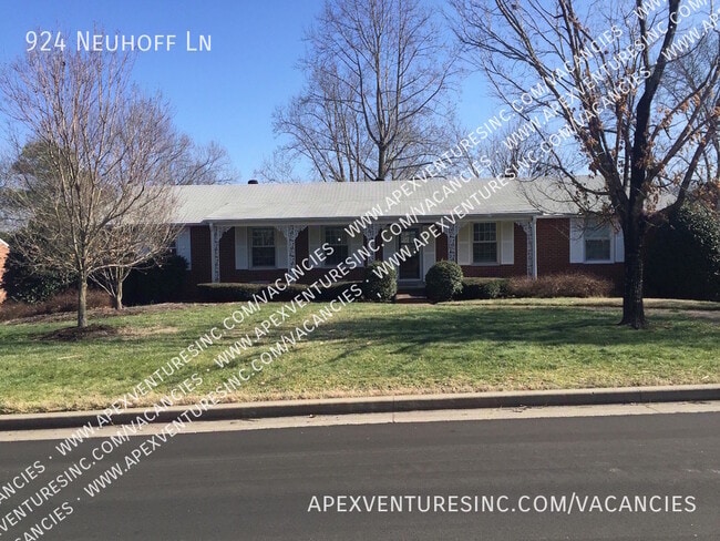 Photo - 924 Neuhoff Ln- House