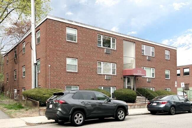 Building Photo - 221 Minot St