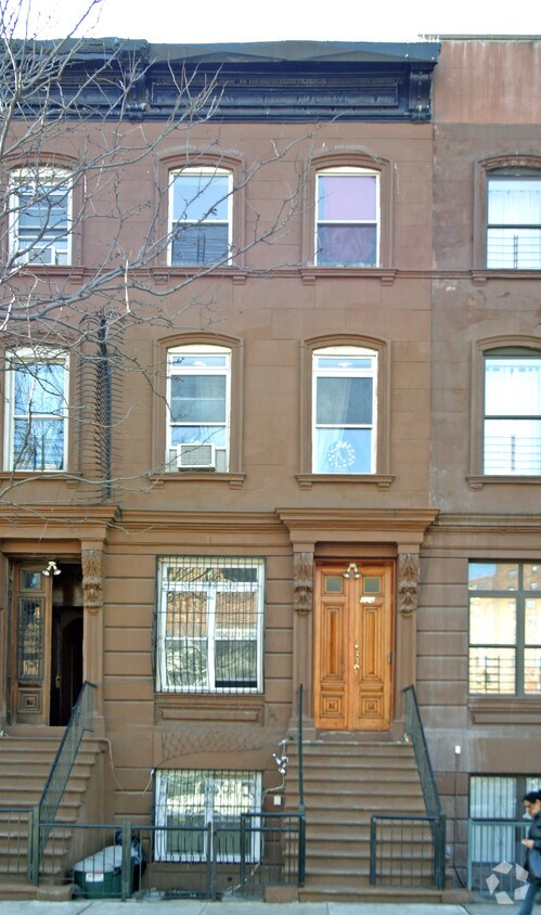 Primary Photo - 324 E 120th St