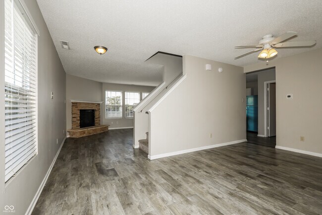 Foto del edificio - 7924 Wildwood Farms Ln