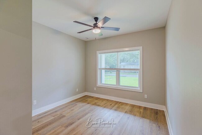 Foto del edificio - 8393 Kipling St