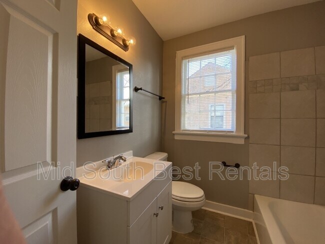 Foto del edificio - 2319 Riley Ave