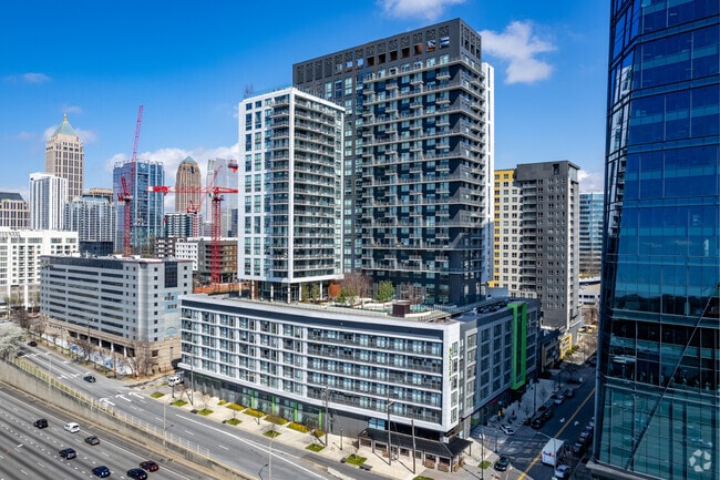 Building Photo - Linea Midtown