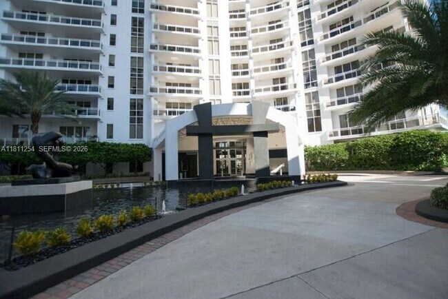 Foto del edificio - 901 Brickell Key Blvd