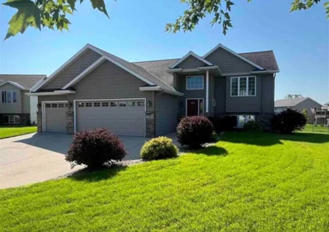 Building Photo - 309 Grovebrook Ct