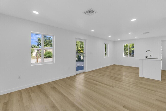 Foto del edificio - 1170 NW 59th St