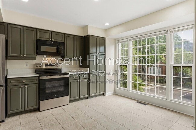Photo - 7508 Cadbury Row Townhome