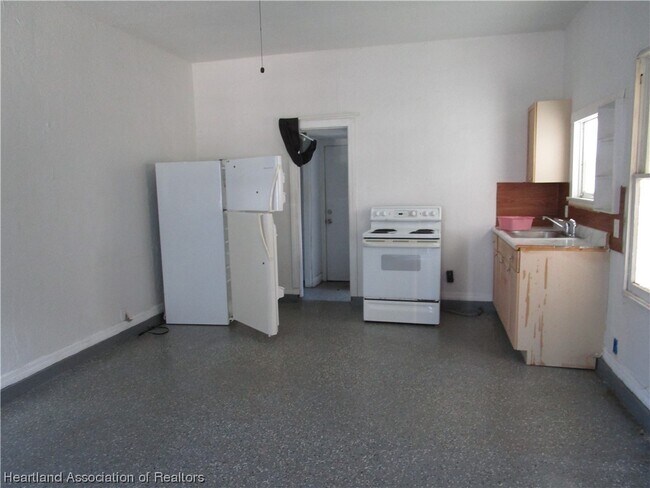 Foto del edificio - 453 Oak Ave