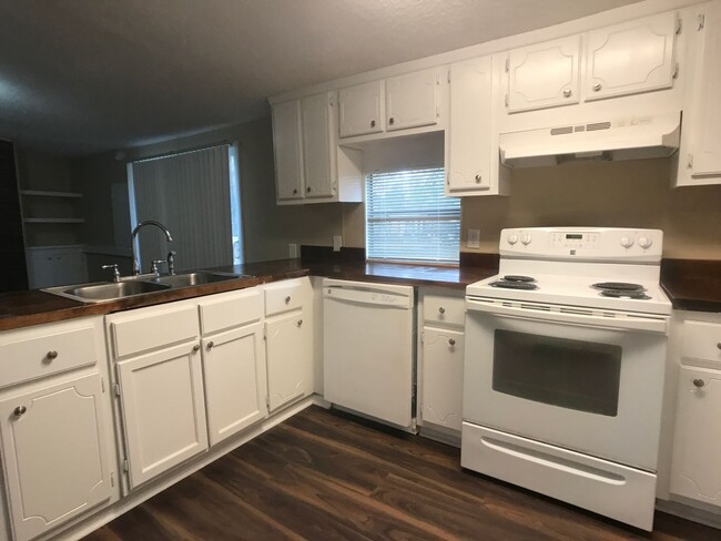 Building Photo - Mobile Home in West Chatham with Fenced Yard